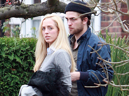 Robert Pattinson, Lizzy Pattinson Robert Pattinson, Lizzy Pattinson